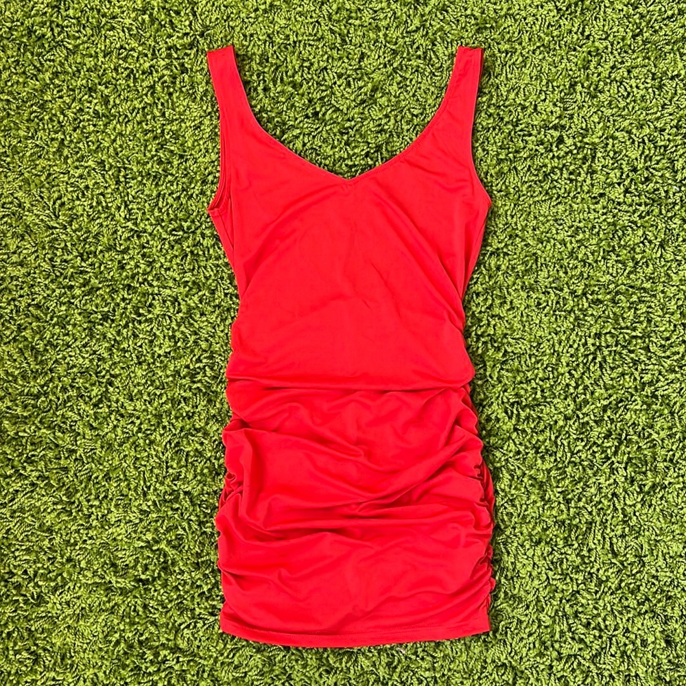 Red dress - Picture 2 of 5